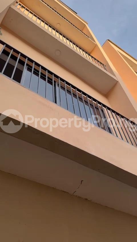 Flat / Apartment for rent Onike Yaba Lagos - 3