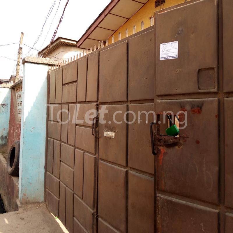 1 bedroom Flat / Apartment for rent Off St Finbarrs College Road, Yaba Lagos