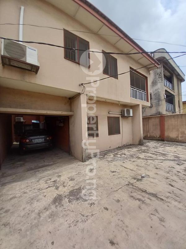 1 bedroom Flat / Apartment for rent Off Fola Agoro Road Fola Agoro Yaba Lagos
