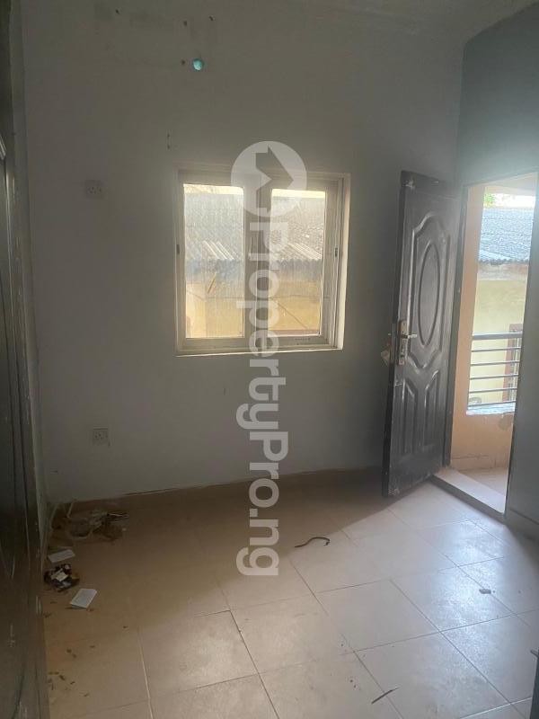 1 bedroom Flat / Apartment for rent Bajulaiye Shomolu Lagos