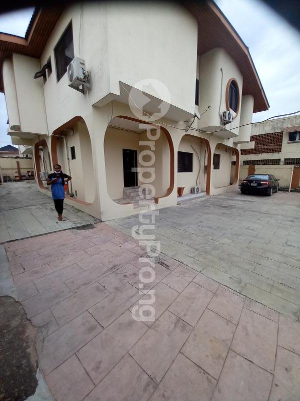 2 bedroom Flat / Apartment for rent Off Fola Agoro Road Fola Agoro Yaba Lagos