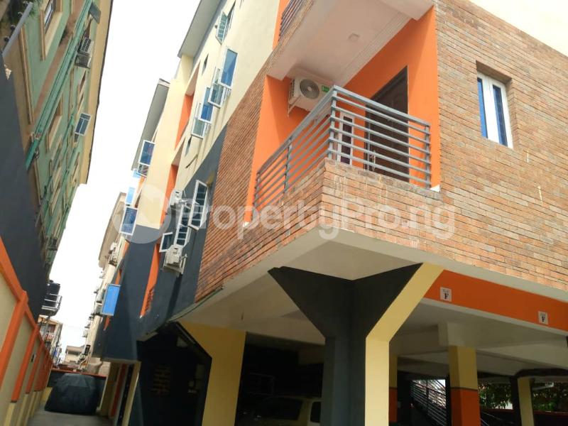 4 bedroom Flat / Apartment for sale Moleye Alagomeji Yaba Lagos - 0