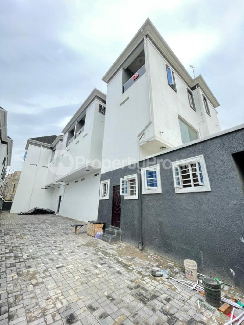 3 bedroom House for sale 2nd Toll Gate, Lekki Epe Expressway Ikota Lekki Lagos