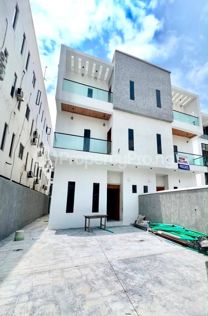 4 bedroom House for rent Ologolo Lekki Lagos