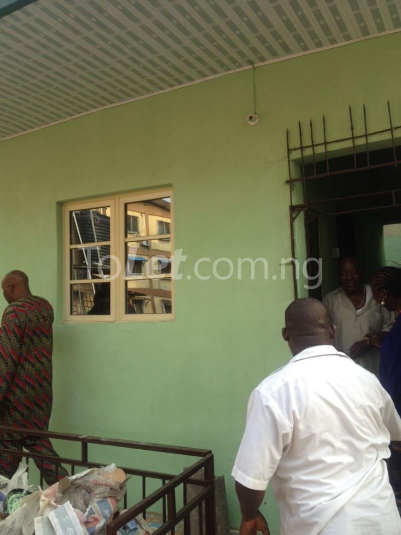 Flat / Apartment for rent Ogunlana Drive Ogunlana Surulere Lagos