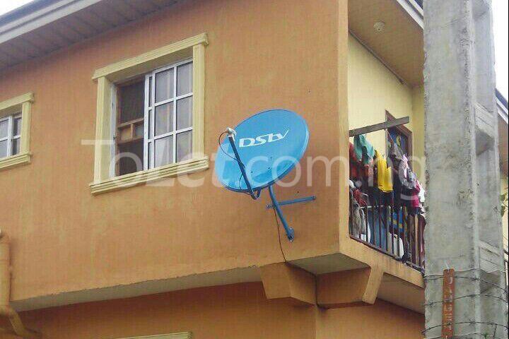 1 bedroom Flat / Apartment for rent Odunlade Shomolu Shomolu Lagos