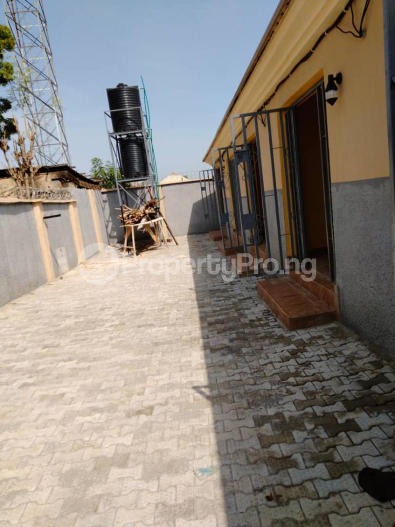 1 bedroom Flat / Apartment for rent Babagida Market, Airport Road, Lugbe Abuja