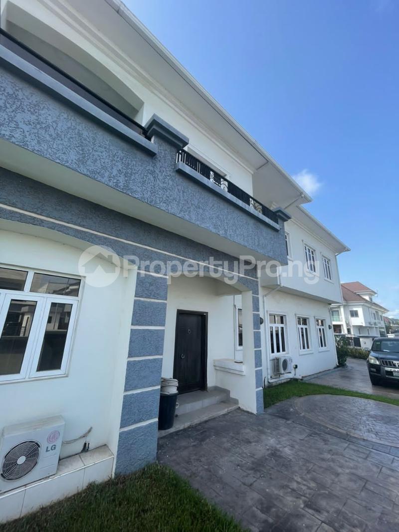 5 bedroom House for rent Pinnock Beach Estate, Osapa london Lekki Lagos