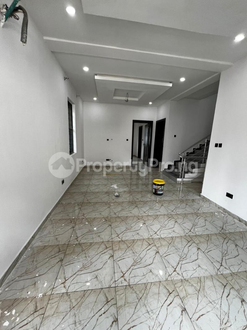 5 bedroom House for rent Off Kusenla Ikate Lekki Lagos