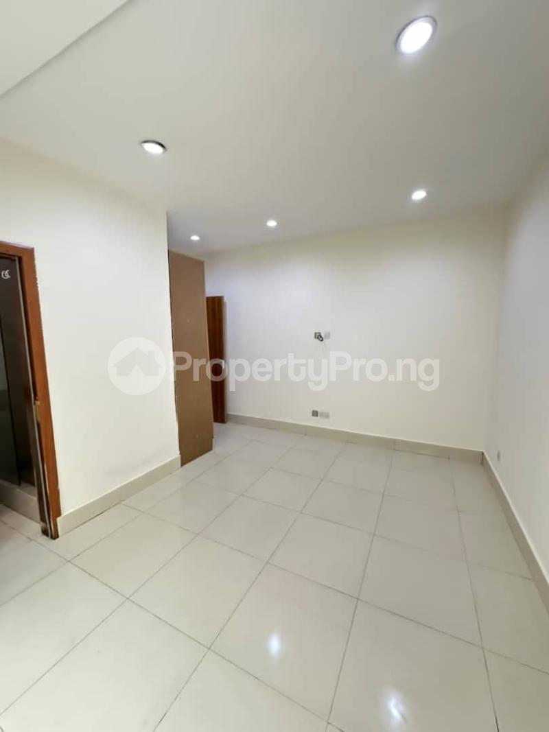 2 bedroom Flat / Apartment for rent Inside Estate ONIRU Victoria Island Lagos