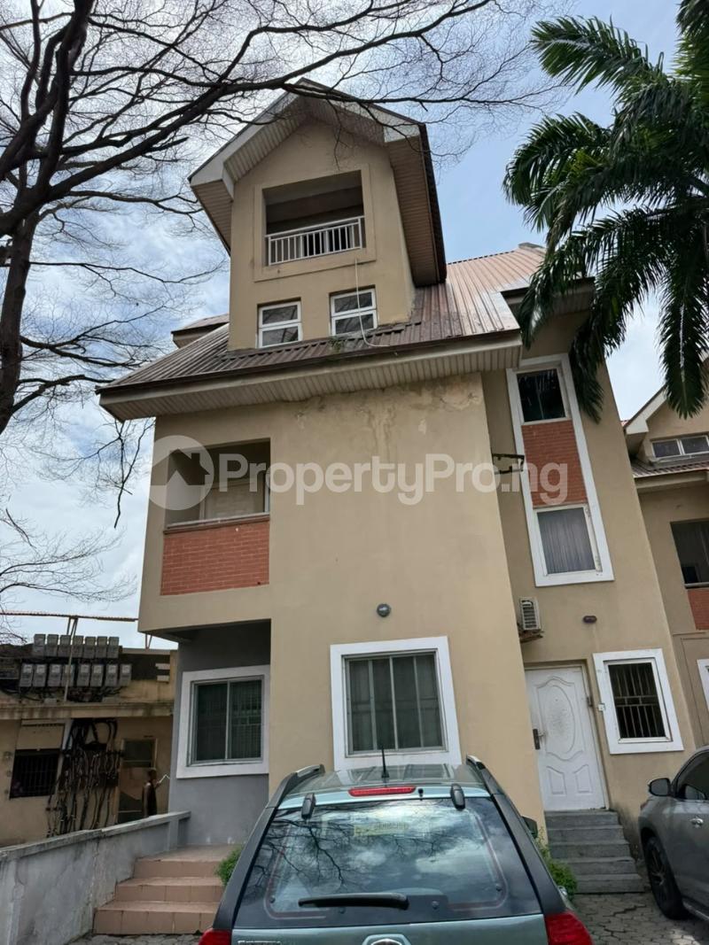3 bedroom Flat / Apartment for rent ONIRU Victoria Island Lagos