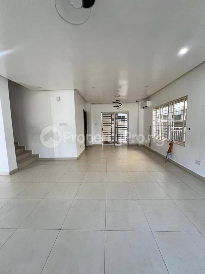 4 bedroom House for rent Ikate By Nike Art Gallery Lekki Lagos State. Ikate Lekki Lagos