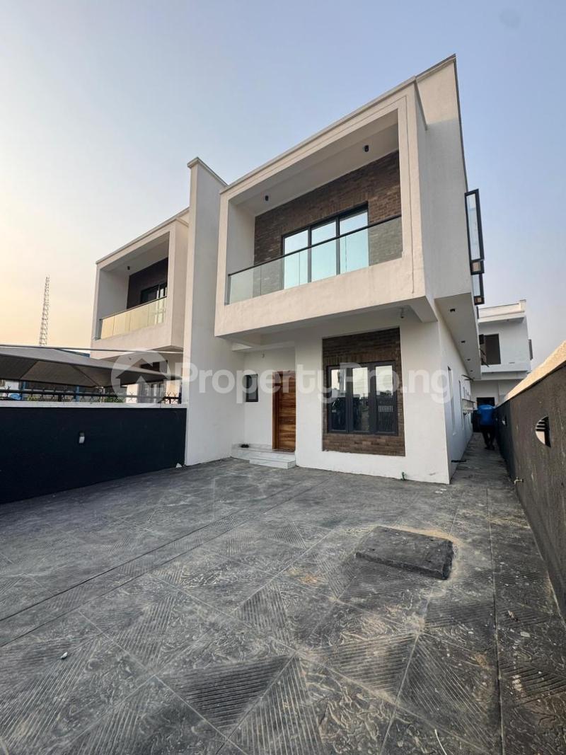 4 bedroom House for sale Mobil Road Ajah Lagos