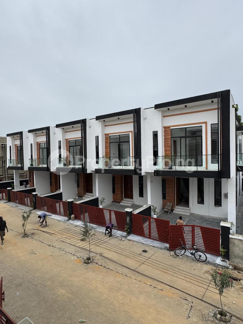 4 bedroom House for sale Villa Ikota Lekki Lagos