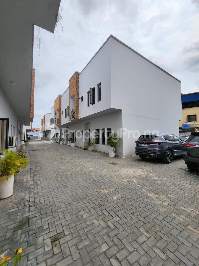 4 bedroom House for sale  Yaba Lagos