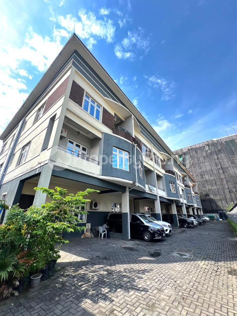 4 bedroom House for rent ONIRU Victoria Island Lagos