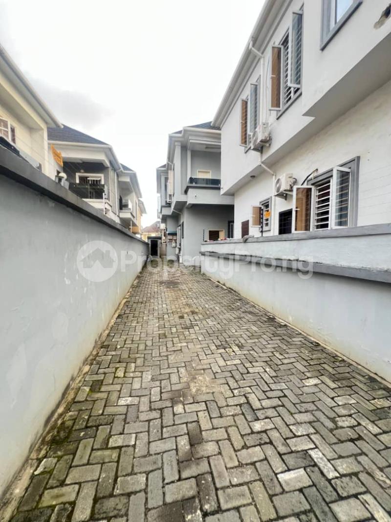 4 bedroom House for rent White Oak Estate Ologolo Lekki Lagos