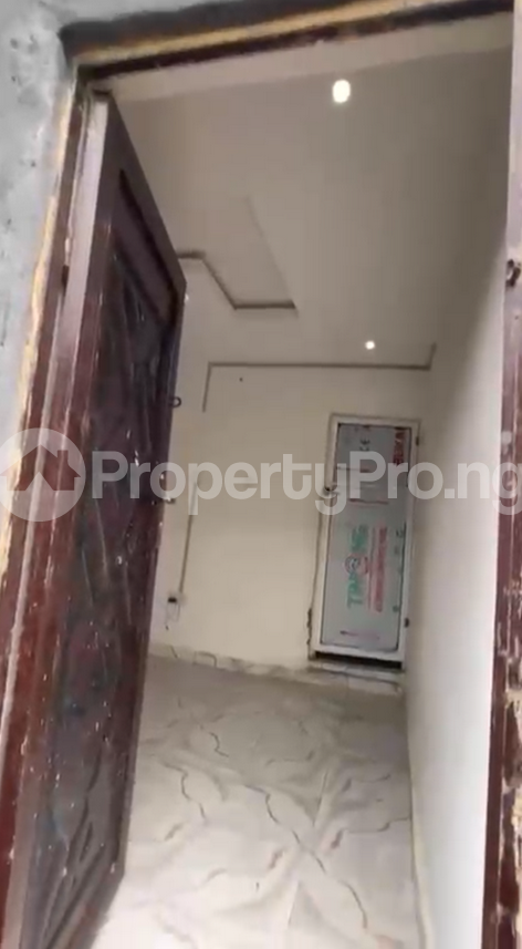 1 bedroom Flat / Apartment for sale Surulere Lagos - 2