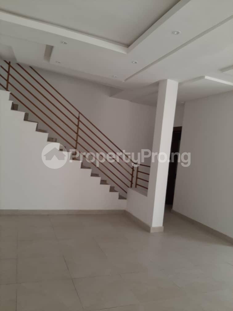 4 bedroom House for sale Pinnock Beach Estate, Lekki Phase1. Osapa london Lekki Lagos