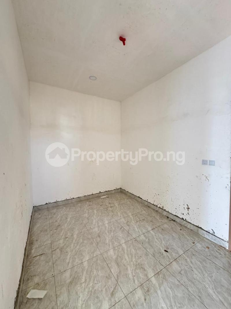 House for sale Off Western Avenue, Surulere Lagos
