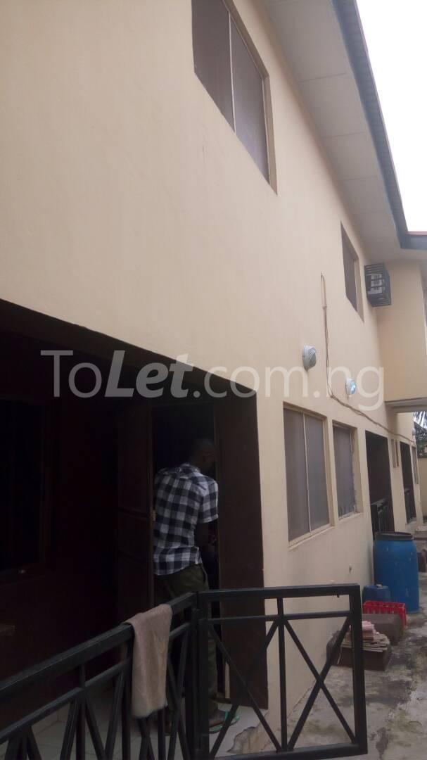 3 bedroom House for rent 15 Aweda Oluseyi Street Magodo Kosofe/Ikosi Lagos