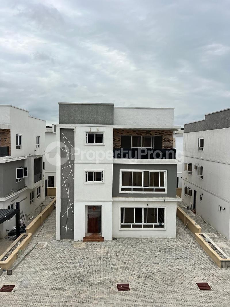 6 bedroom House for sale Western Foreshore Estate Osapa london Lekki Lagos