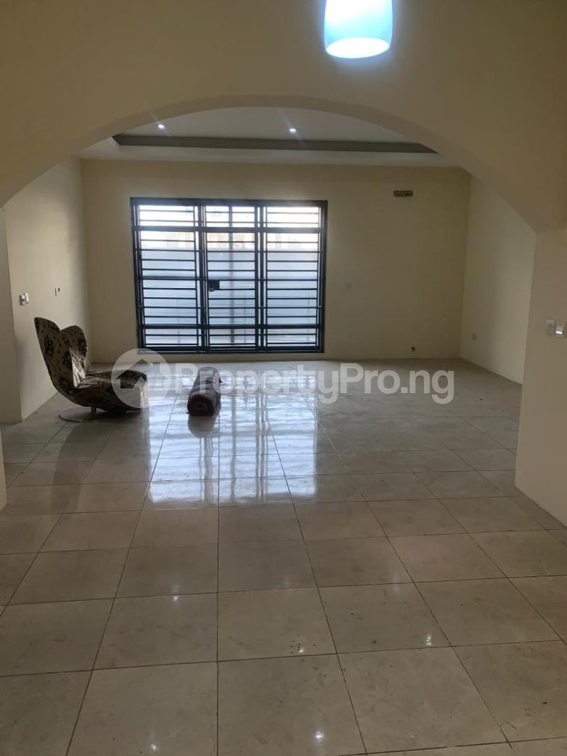 3 bedroom Flat / Apartment for rent chevron Lekki Lagos