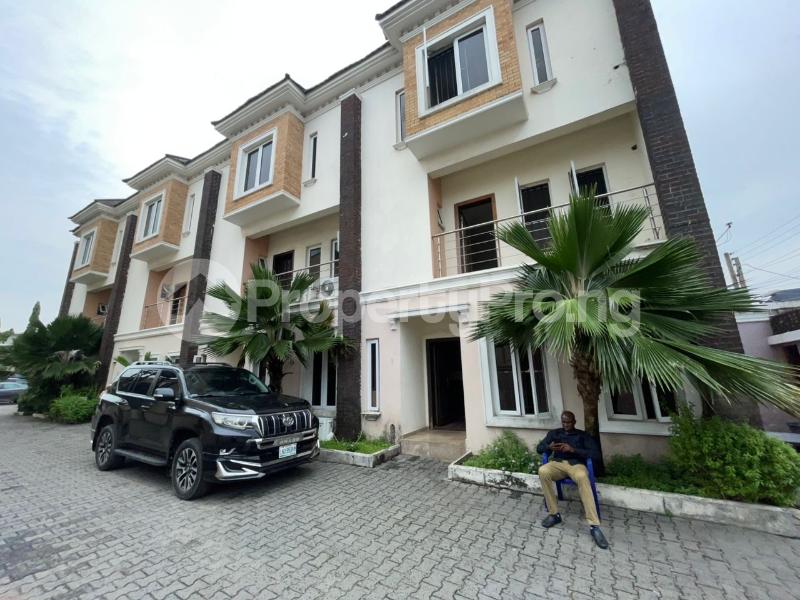 4 bedroom House for rent Abiola Court Estate chevron Lekki Lagos