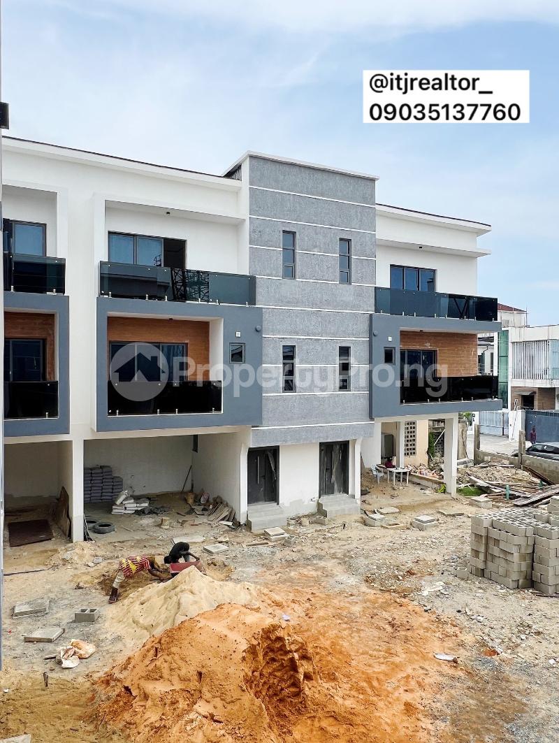4 bedroom House for sale Ologolo Lekki Lagos