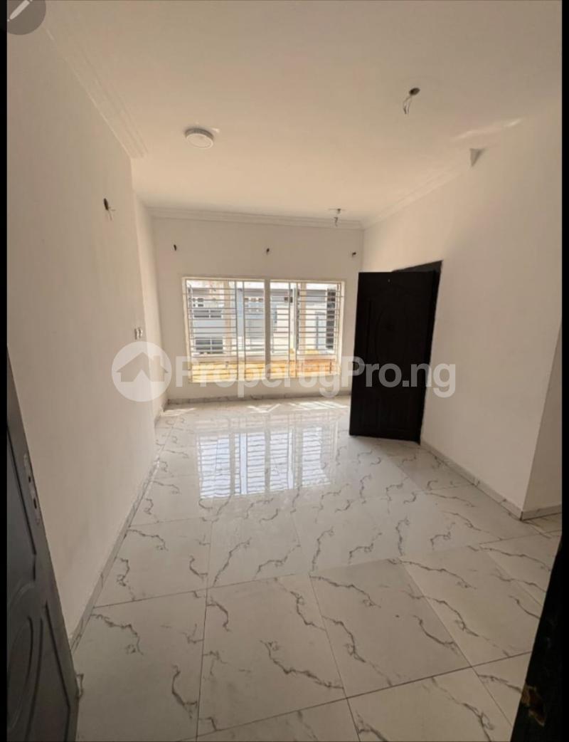 1 bedroom Flat / Apartment for rent Ologolo Lekki Lagos State. Ologolo Lekki Lagos