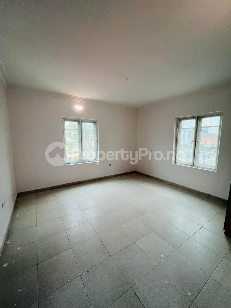 2 bedroom Flat / Apartment for rent Closer To The Road Ologolo Lekki Lagos