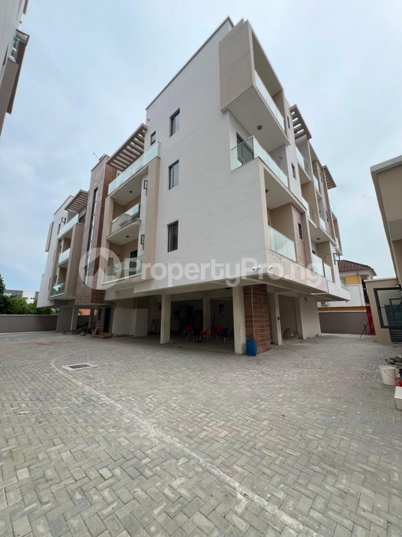3 bedroom Flat / Apartment for sale Ologolo Ologolo Lekki Lagos
