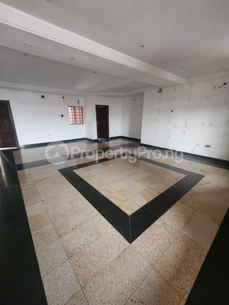 2 bedroom House for rent ONIRU Victoria Island Lagos