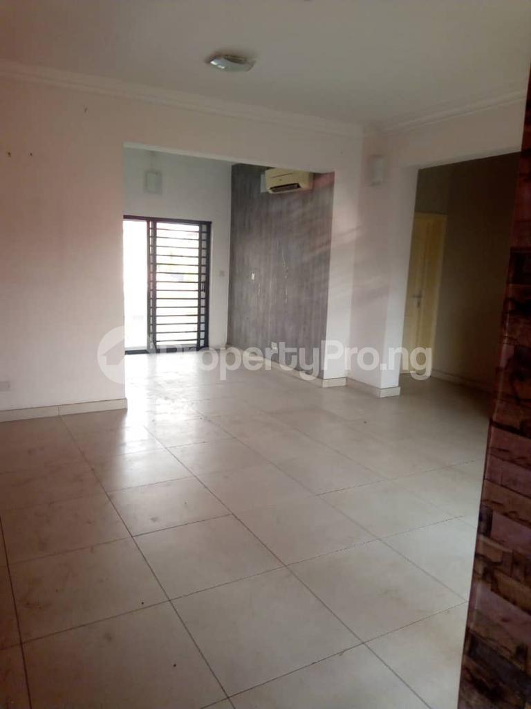3 bedroom Flat / Apartment for rent Adekunle Alagomeji, Yaba, Lagos. Yaba Lagos