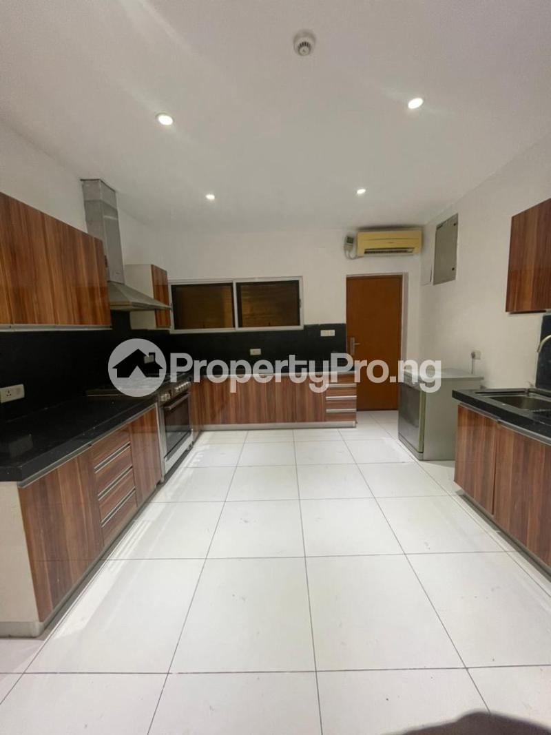 3 bedroom Flat / Apartment for rent ONIRU Victoria Island Lagos