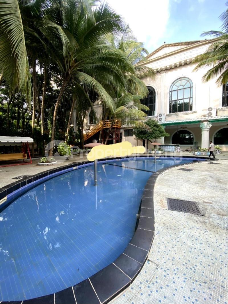 3 bedroom Flat / Apartment for rent Eleganza Bus Stop 2nd Toll Gate Lekki Lagos