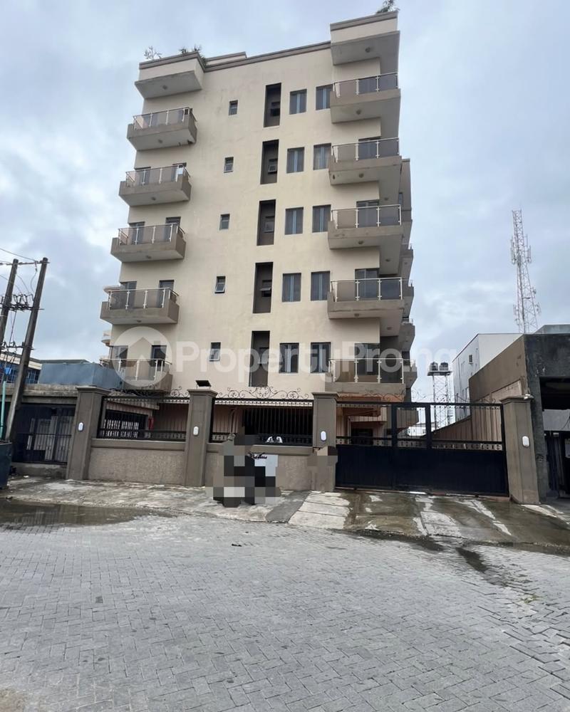 3 bedroom House for rent  ONIRU Victoria Island Lagos