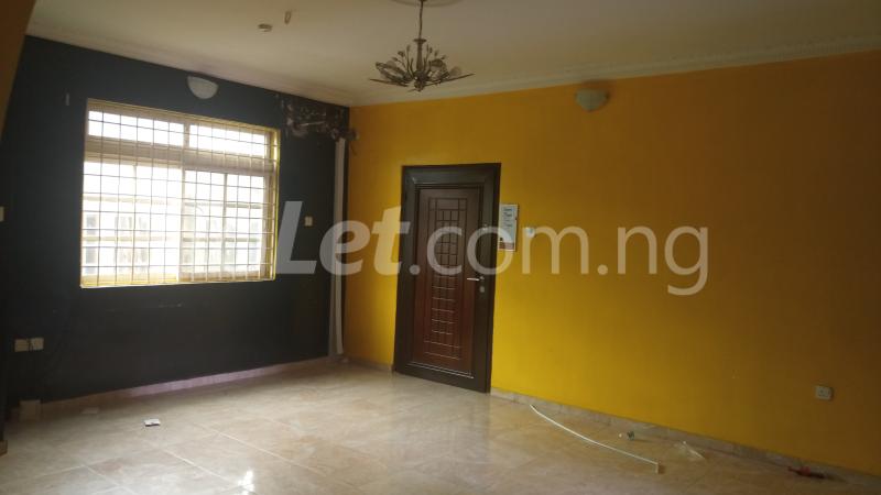 3 bedroom Flat / Apartment for rent By Olonode Street Alagomeji Yaba Lagos