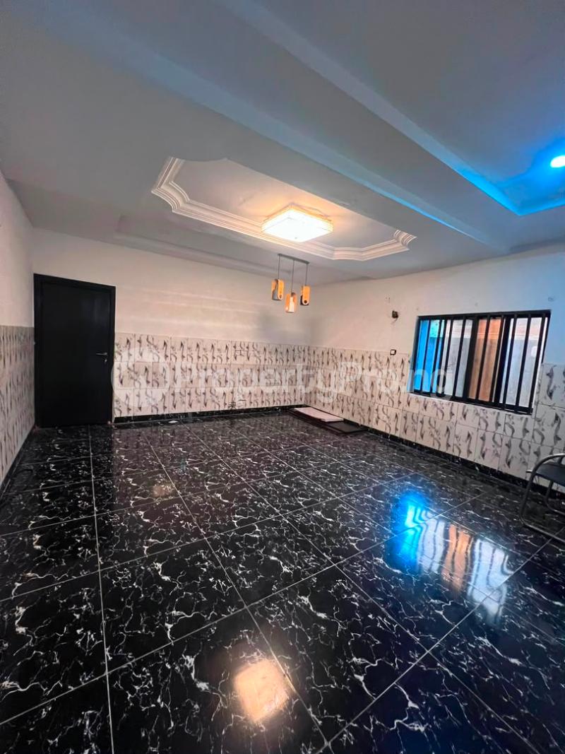 3 bedroom Commercial Property for rent Admiralty Road Lekki Lagos