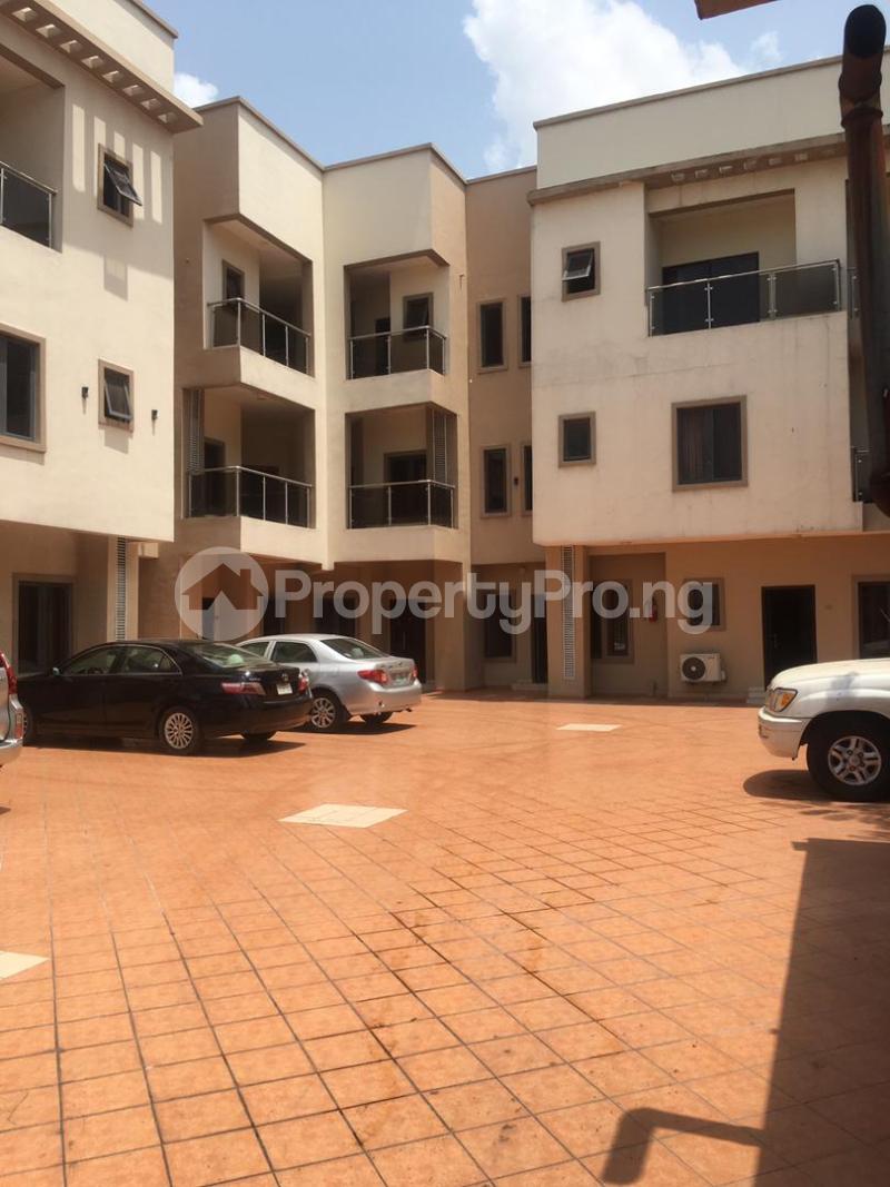 3 bedroom Flat / Apartment for rent Off Admiralty Way Lekki Phase 1 Lekki Lagos