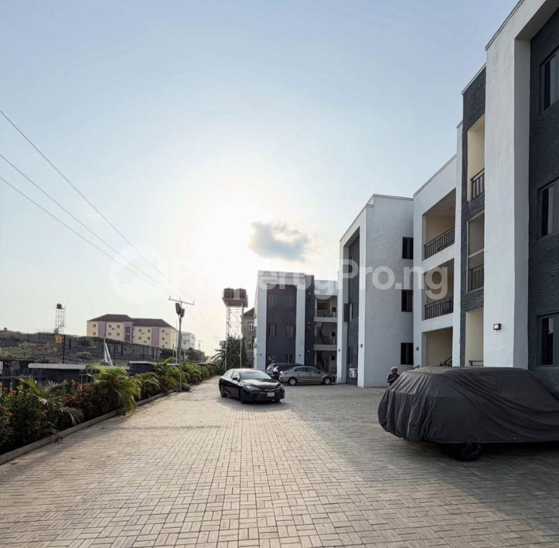 3 bedroom Flat / Apartment for rent Tarred Road Katampe Main Abuja