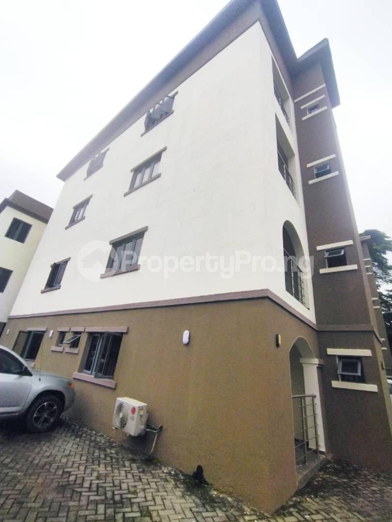 3 bedroom Flat / Apartment for rent Off Muri Okunola Street Victoria Island Lagos