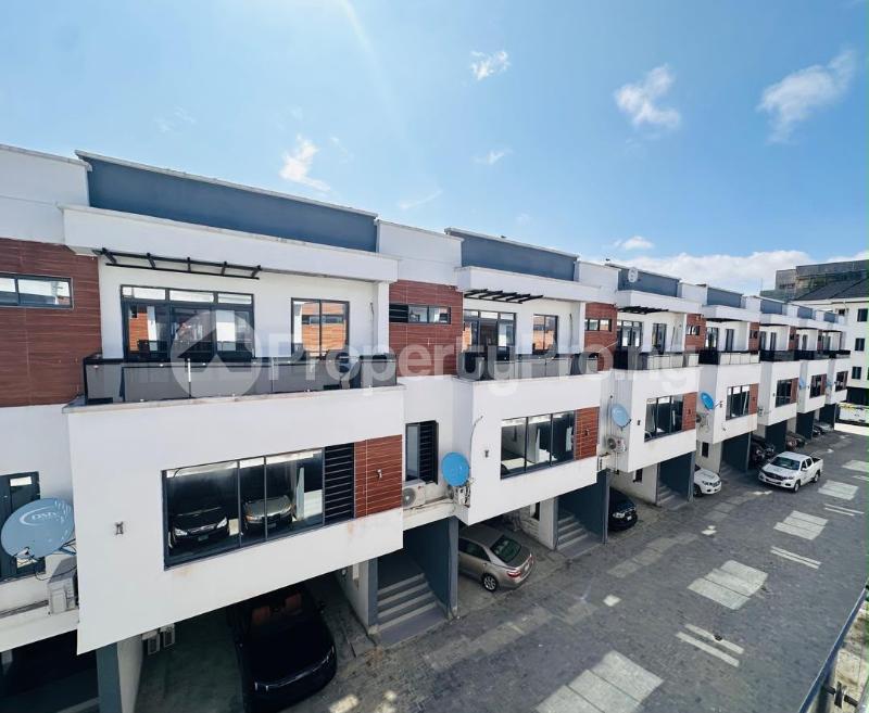 4 bedroom House for rent Ologolo Lekki Lagos