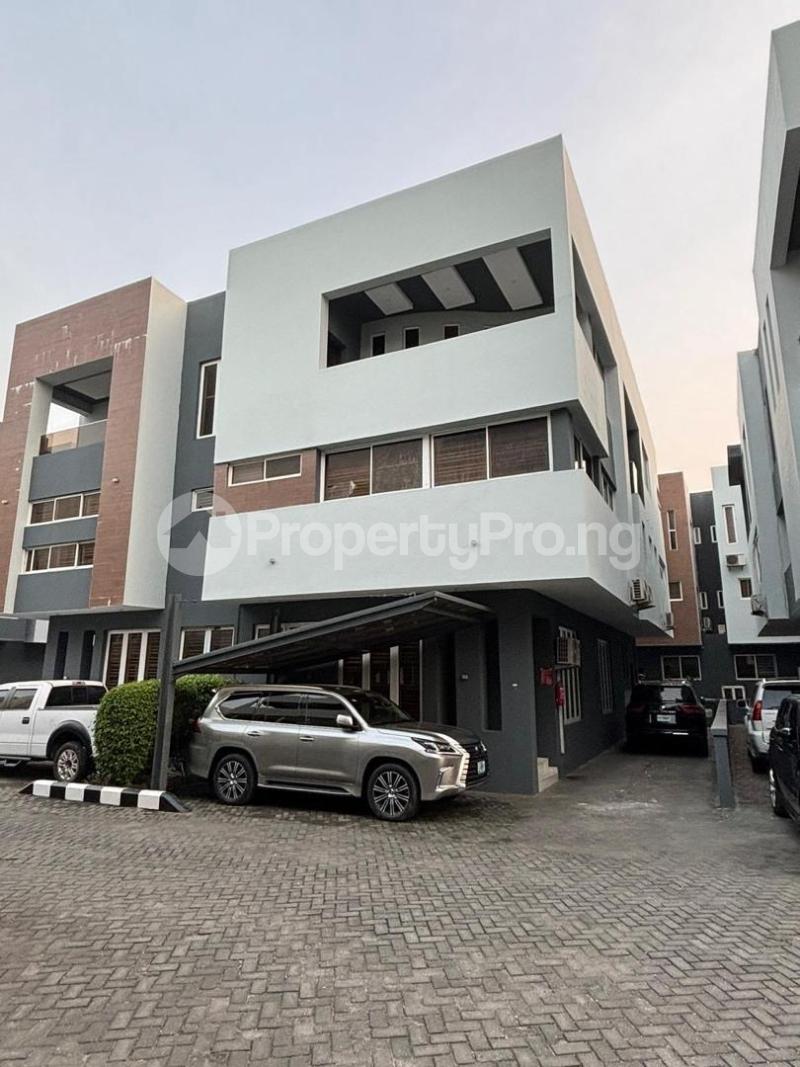 4 bedroom House for sale Osapa london Lekki Lagos