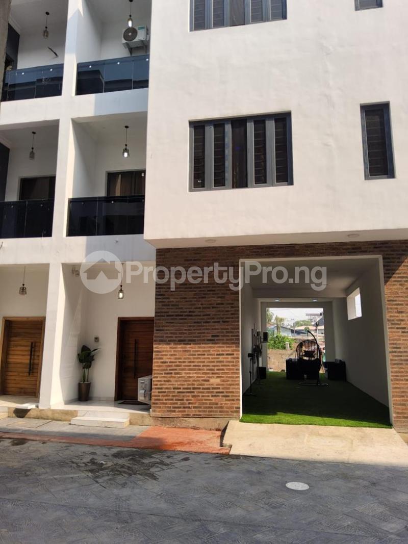 3 bedroom House for shortlet Off Oduduwa Crescent Ikeja GRA Ikeja Lagos