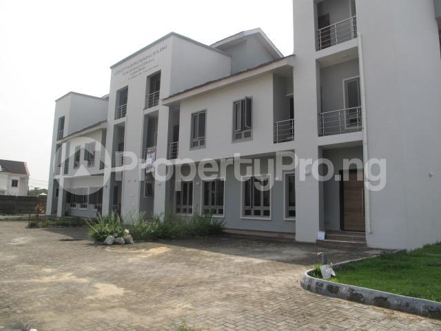 4 bedroom House for rent Abraham Adesanya, Along Ogombo Road, Ajah Lagos