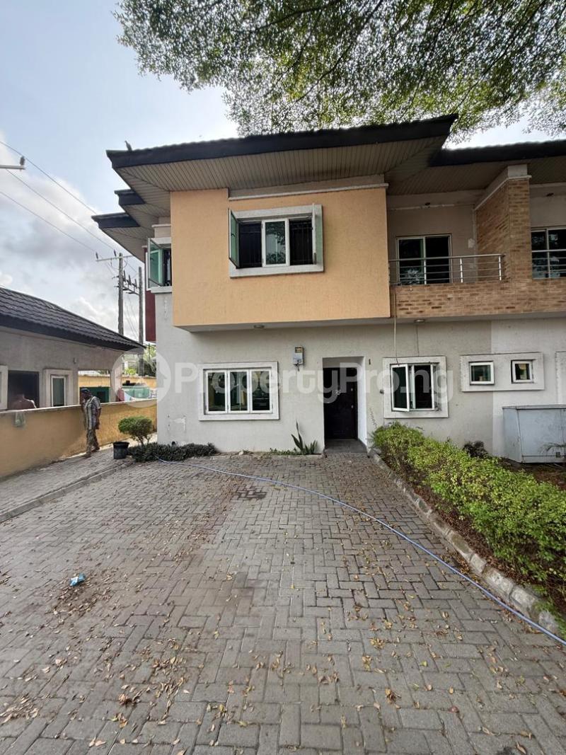 4 bedroom House for rent Platinum Way, Jakande Lekki Lagos