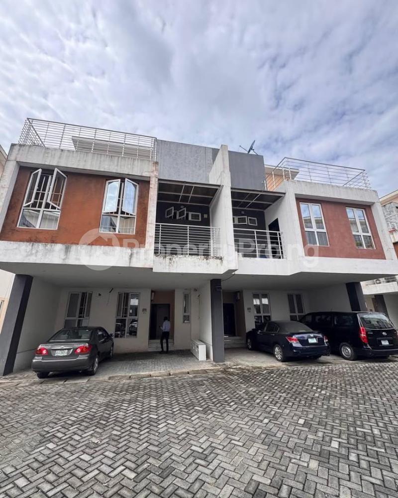 4 bedroom House for rent Alpha Beach Road Lekki Lagos