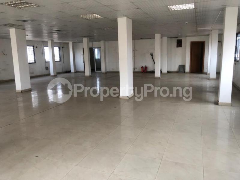 Commercial Property for rent Alagomeji, Yaba, Lagos. Alagomeji Yaba Lagos