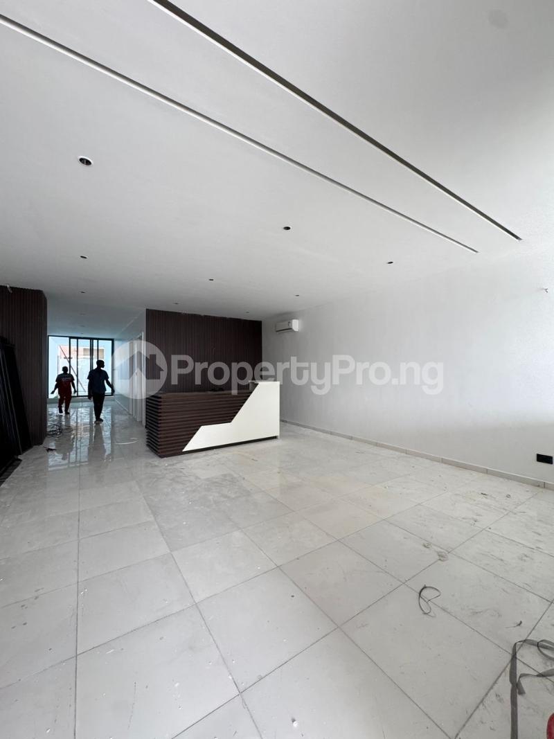 Flat / Apartment for sale ONIRU Victoria Island Lagos